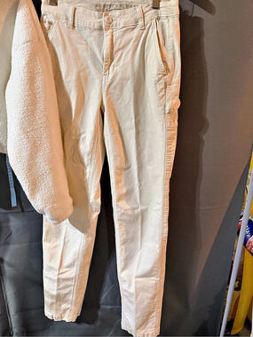 American Eagle Cargo Pants in cream Like New